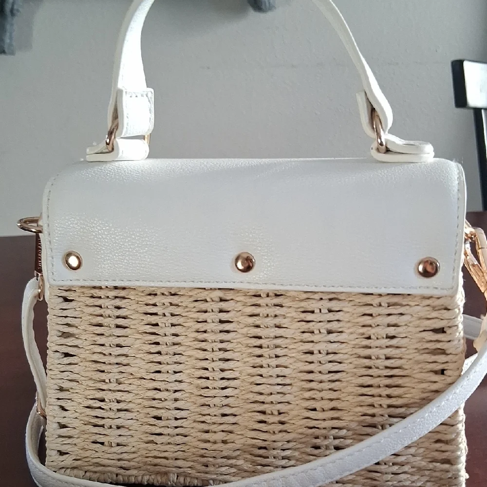 Chic White and Tan Crossbody Bag - Picture 5 of 11